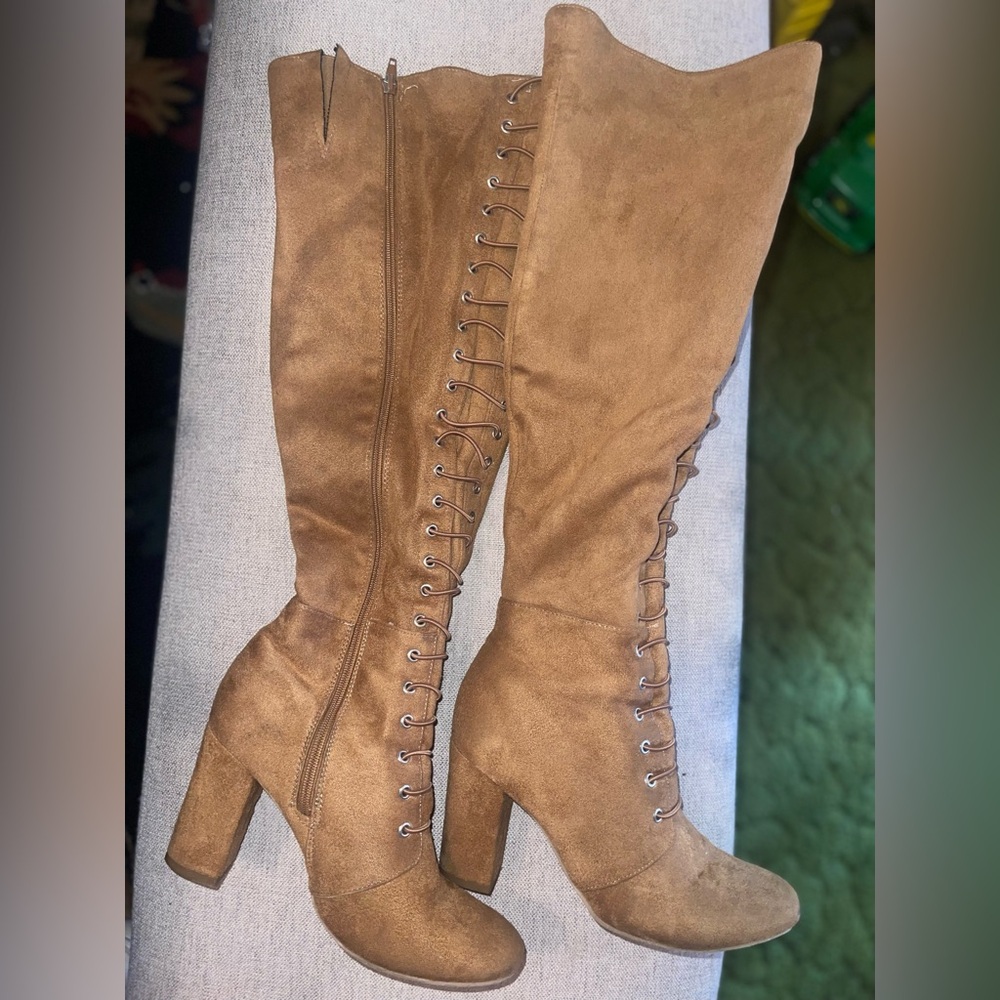 Dominique Nicole Tan Suede Lace-Up Knee High Boots Block Heel 8.5 Boho Western